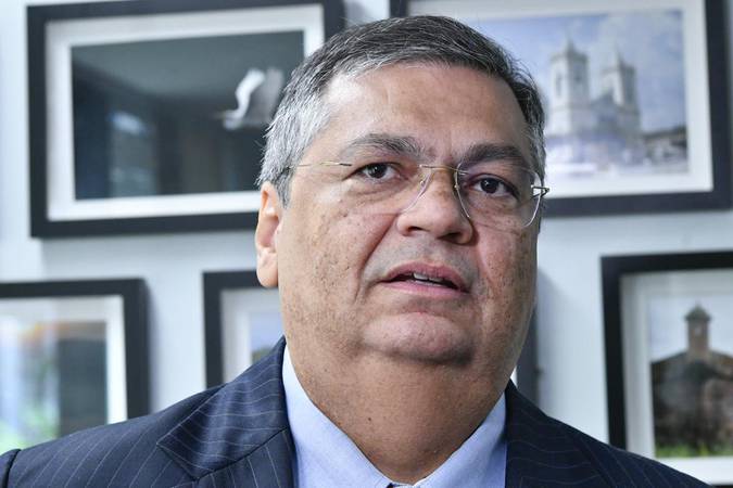 Flávio Dino cobra esclarecimentos da Câmara sobre a liberação de R$ 4,2 bilhões